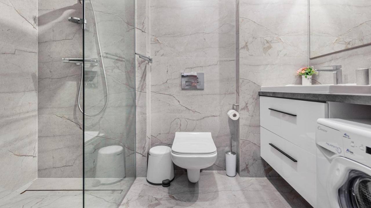 Apartament Blekitna Laguna Z Basenem - Ul Kasprowicza 20A - Holiday City Kolobrzeg Bagian luar foto