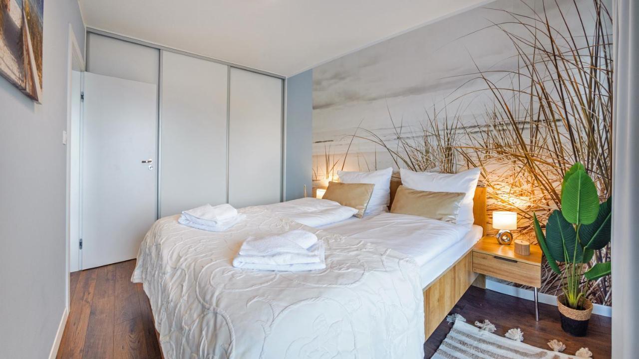 Apartament Blekitna Laguna Z Basenem - Ul Kasprowicza 20A - Holiday City Kolobrzeg Bagian luar foto